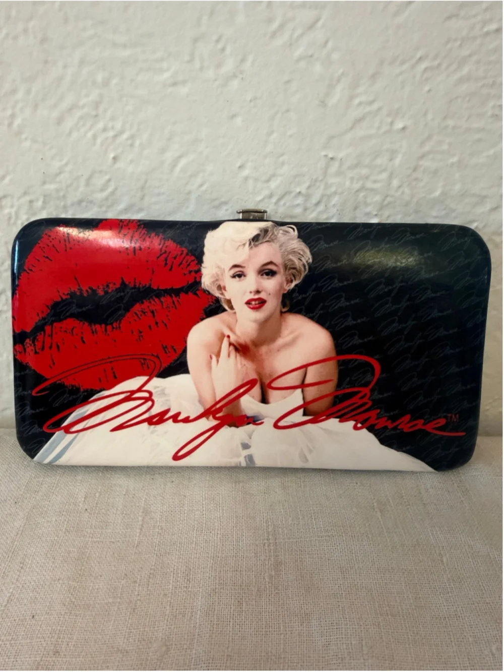 Marilyn Monroe Kissing Lips Women’s Wallet Clutch Billfold